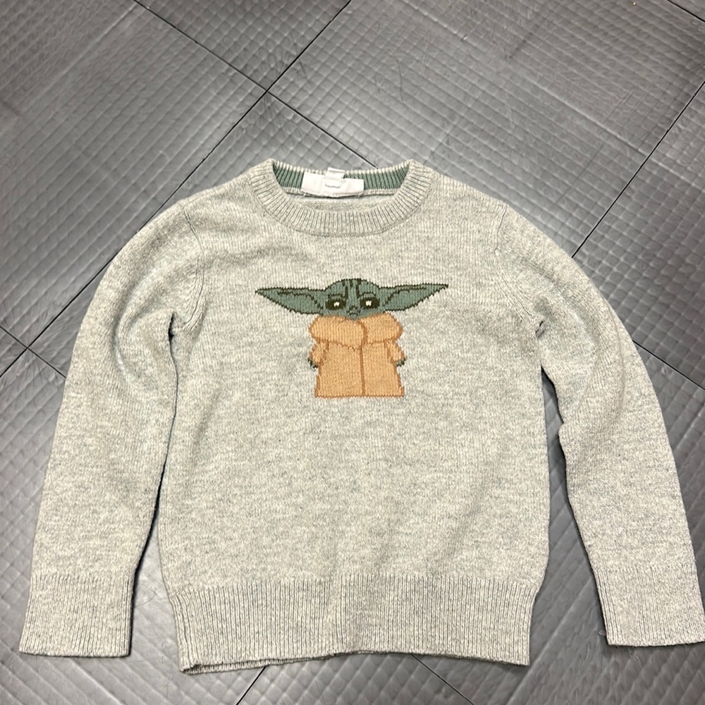 GAP KIDS STAR WARS BABY YODA SWEATER GRAY SIZE 4